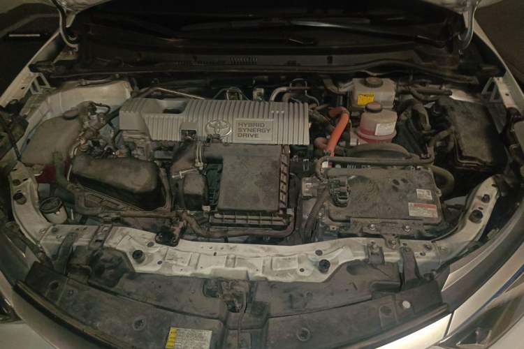 Used Toyota Levin 2016 Dual-Engine 1.8H GS E-CVT Elite Model with Sunroof Engine Bay