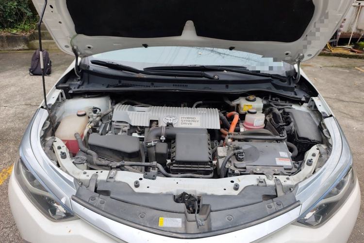 Used Toyota Levin 2016 Dual-Engine 1.8H GS E-CVT Elite Model with Sunroof Engine Bay