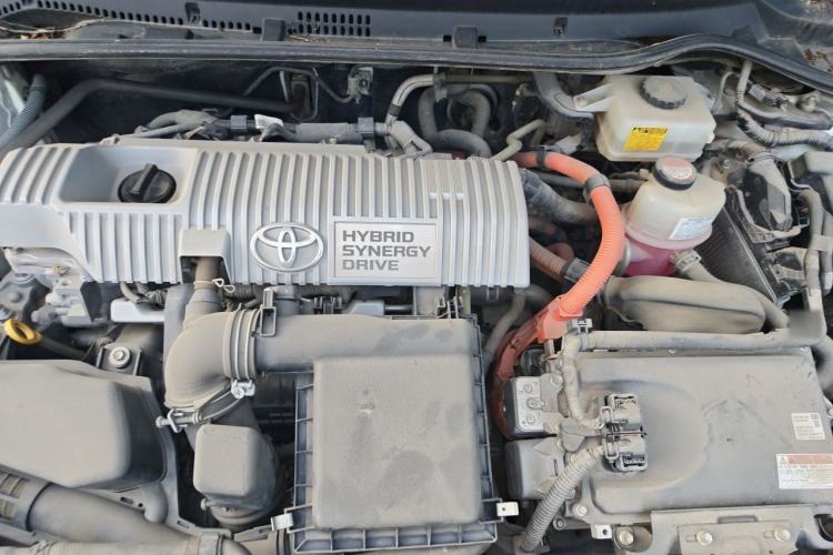 Used Toyota Levin 2016 Dual-Engine 1.8H GS E-CVT Elite Model with Sunroof Engine Bay