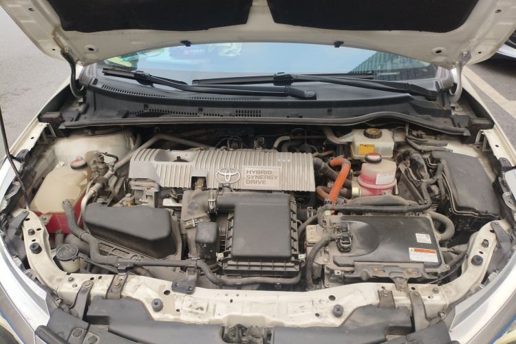 Used Toyota Levin 2016 Dual-Engine 1.8H GS E-CVT Elite Model with Sunroof Engine Bay