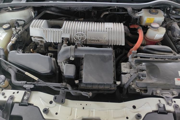 Used Toyota Levin 2016 Dual-Engine 1.8H GS E-CVT Elite Model with Sunroof Engine Bay