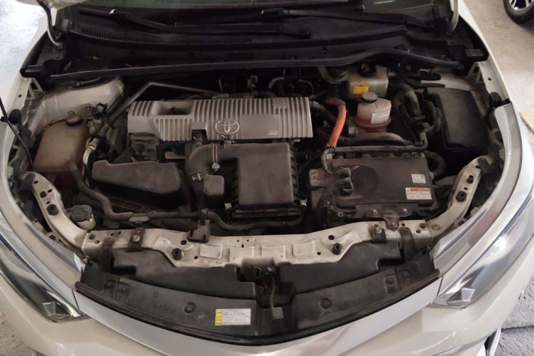 Used Toyota Levin 2016 Dual-Engine 1.8H GS E-CVT Elite Model with Sunroof Engine Bay
