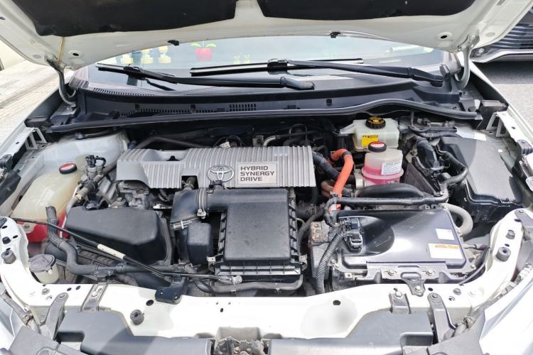 Used Toyota Levin 2016 Dual-Engine 1.8H GS E-CVT Elite Model with Sunroof Engine Bay