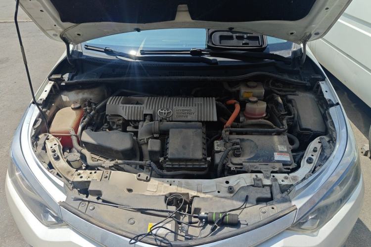 Used Toyota Levin 2016 Dual-Engine 1.8H GS E-CVT Elite Model with Sunroof Engine Bay