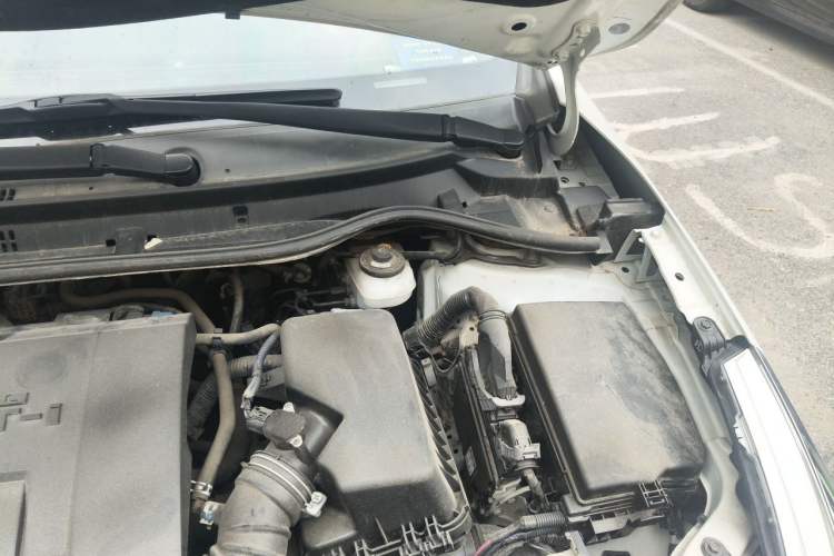 Used Toyota Levin 2016 1.6G CVT Elite Edition Engine Bay Left