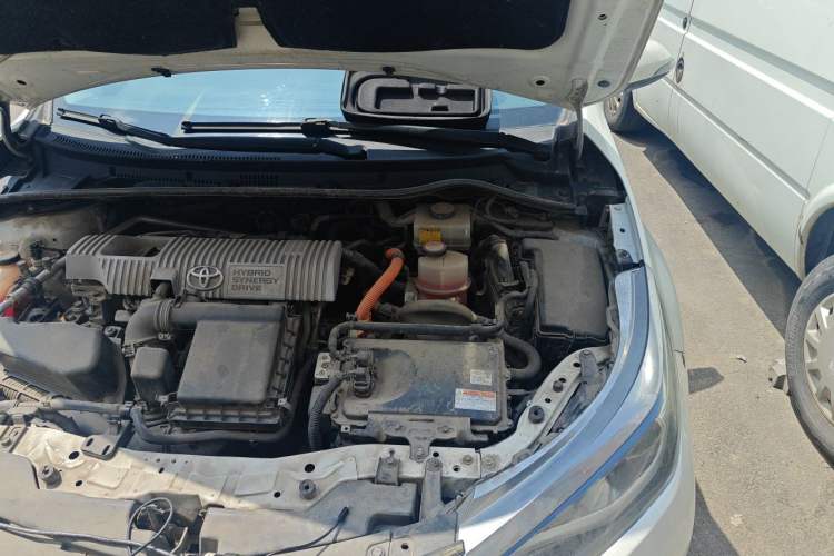Used Toyota Levin 2016 Dual-Engine 1.8H GS E-CVT Elite Model with Sunroof Engine Bay Left