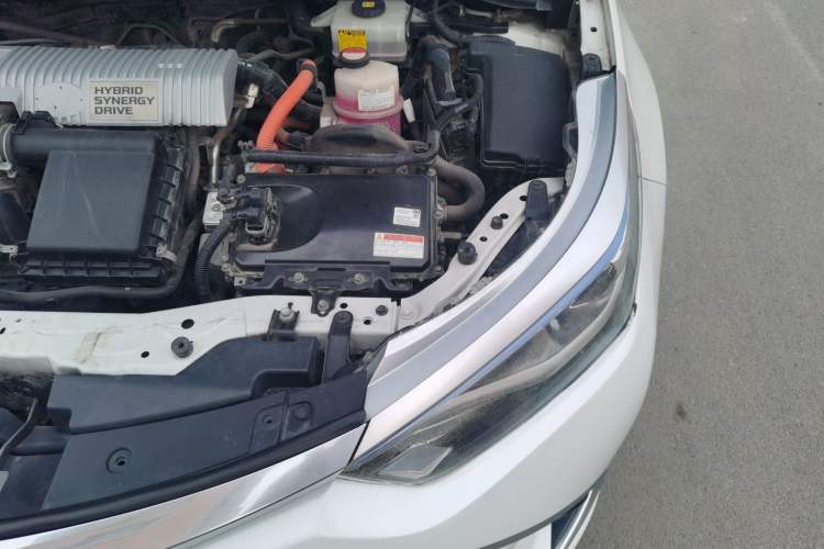 Used Toyota Levin 2016 Dual-Engine 1.8H GS E-CVT Elite Model with Sunroof Engine Bay Left