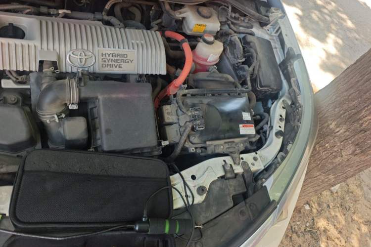 Used Toyota Levin 2016 Dual-Engine 1.8H GS E-CVT Elite Model with Sunroof Engine Bay Left