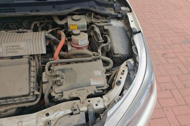 Used Toyota Levin 2016 Dual-Engine 1.8H GS E-CVT Elite Model with Sunroof Engine Bay Left