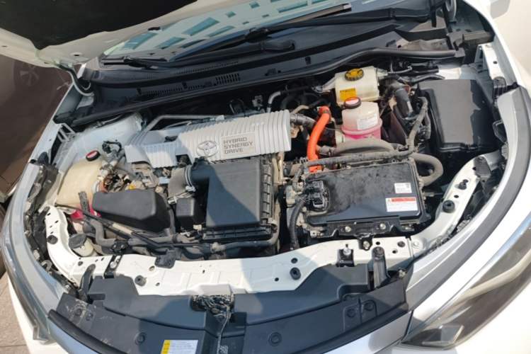 Used Toyota Levin 2016 Dual-Engine 1.8H V E-CVT Luxury Edition Engine Bay