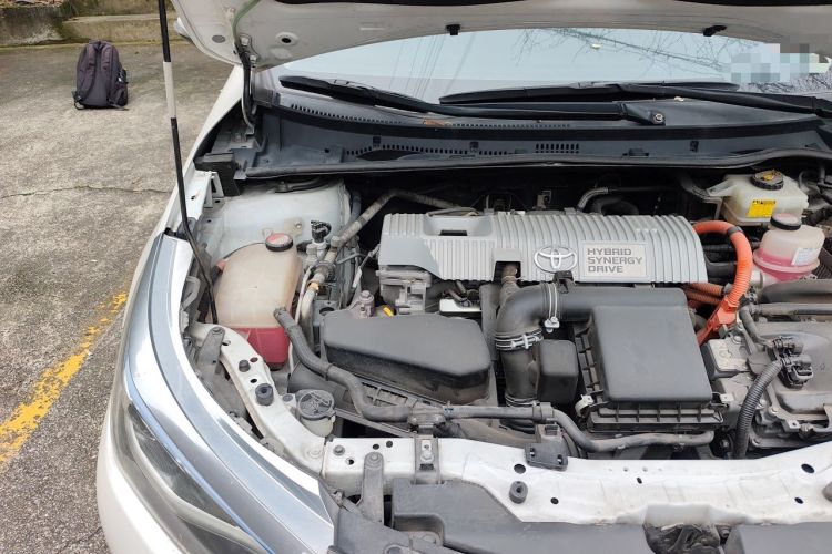 Used Toyota Levin 2016 Dual-Engine 1.8H GS E-CVT Elite Model with Sunroof Engine Bay Right