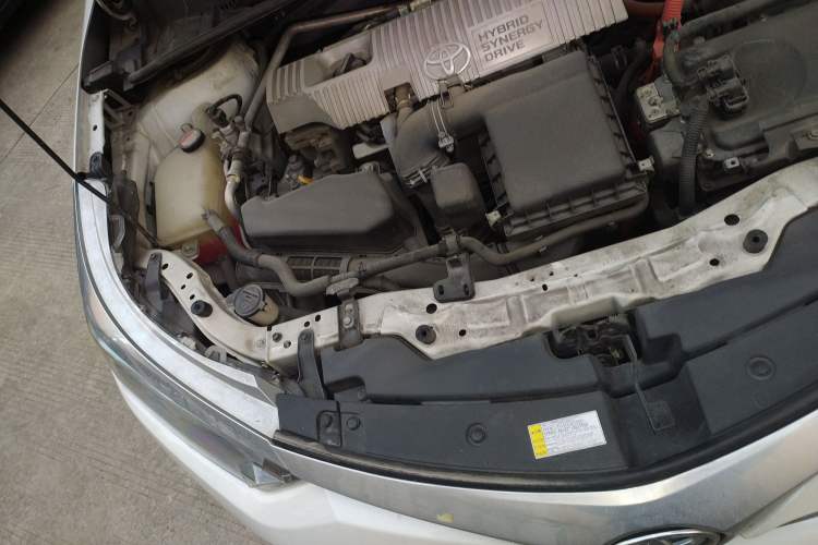 Used Toyota Levin 2016 Dual-Engine 1.8H GS E-CVT Elite Model with Sunroof Engine Bay Right