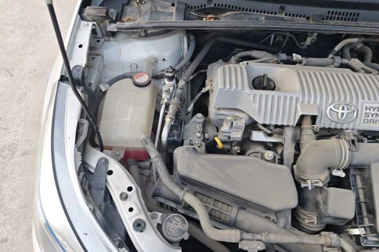 Used Toyota Levin 2016 Dual-Engine 1.8H GS E-CVT Elite Model with Sunroof Engine Bay Right