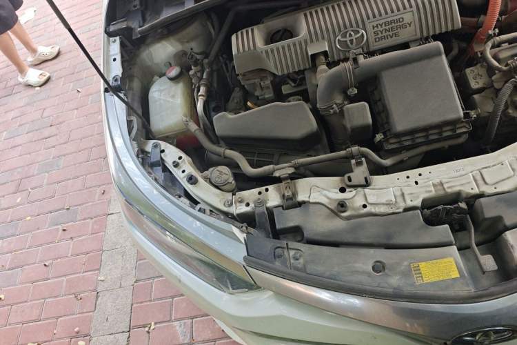 Used Toyota Levin 2016 Dual-Engine 1.8H GS E-CVT Elite Model with Sunroof Engine Bay Right