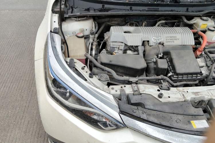 Used Toyota Levin 2016 Dual-Engine 1.8H GS E-CVT Elite Model with Sunroof Engine Bay Right