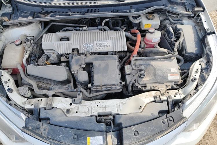Used Toyota Levin 2016 Dual-Engine 1.8H GS E-CVT Elite Model with Sunroof Engine Bay