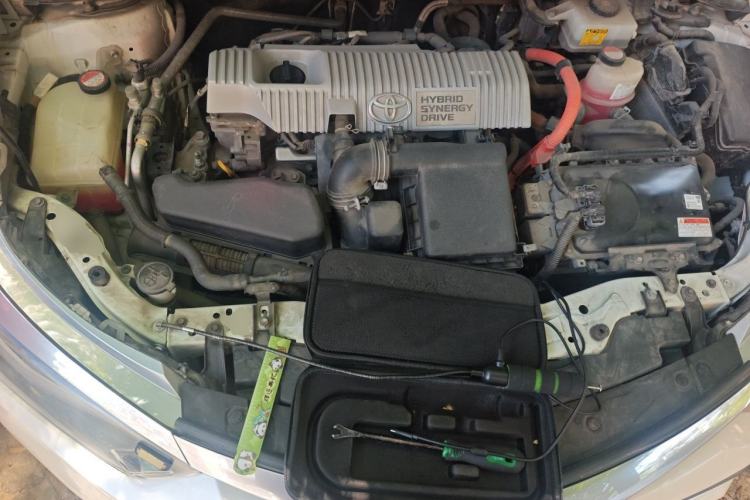 Used Toyota Levin 2016 Dual-Engine 1.8H GS E-CVT Elite Model with Sunroof Engine Bay