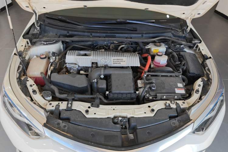 Used Toyota Levin 2016 Dual-Engine 1.8H GS E-CVT Elite Model with Sunroof Engine Bay
