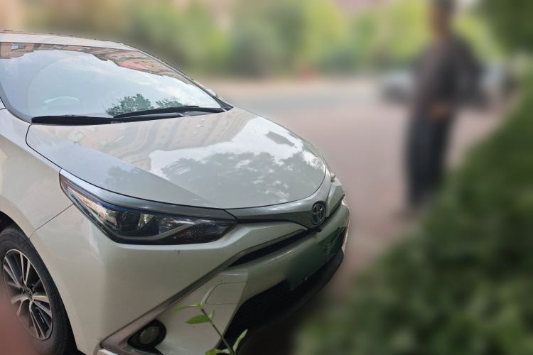 Used Toyota Levin 2016 Dual-Engine 1.8H GS E-CVT Elite Model with Sunroof Front