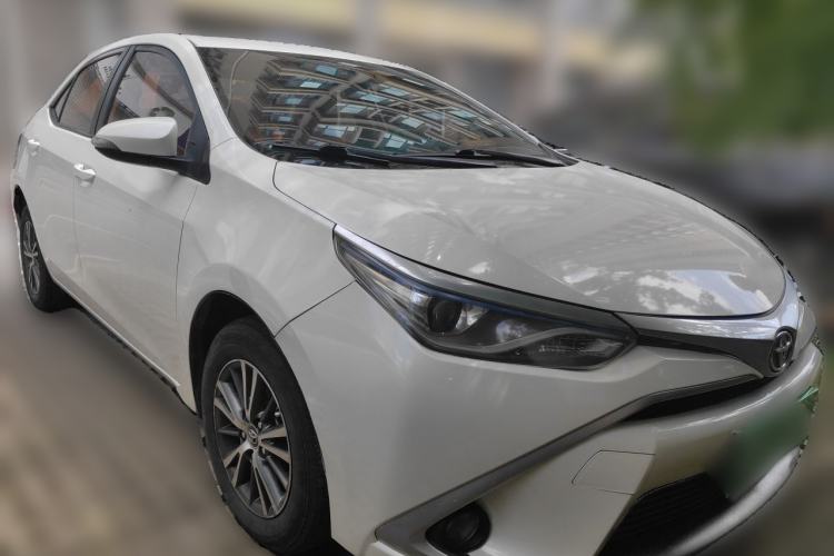 Used Toyota Levin 2016 Dual-Engine 1.8H GS E-CVT Elite Model with Sunroof Front Right 45 Deg