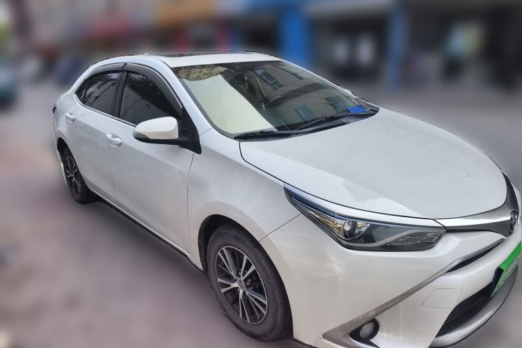 Used Toyota Levin 2016 Dual-Engine 1.8H GS E-CVT Elite Model with Sunroof Front Right 45 Deg