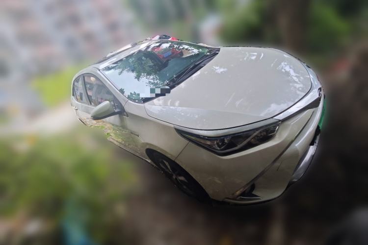 Used Toyota Levin 2016 Dual-Engine 1.8H V E-CVT Luxury Edition Front Right 45 Deg