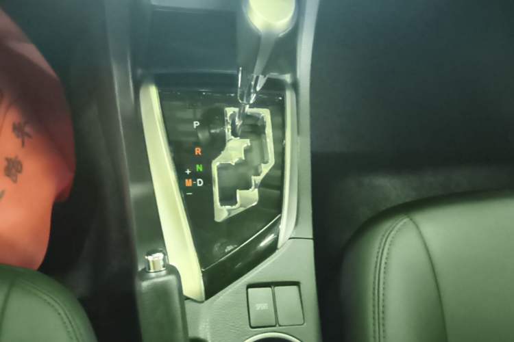 Used Toyota Levin 2016 1.6G CVT Elite Edition Gear Lever