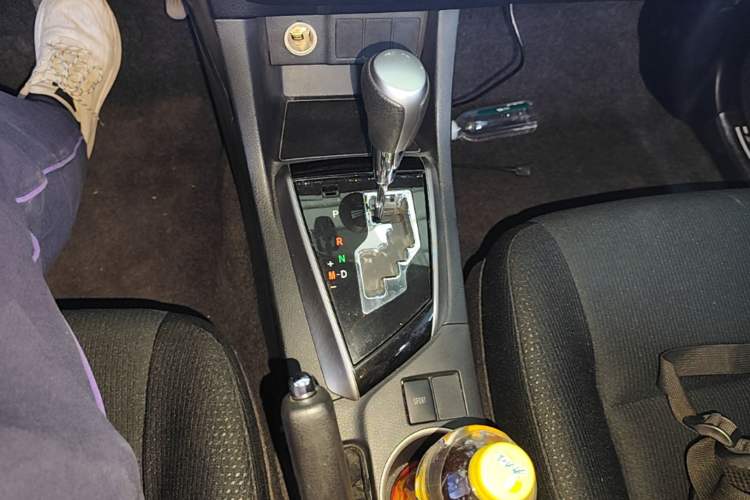 Used Toyota Levin 2016 1.6G CVT Elite Edition Gear Lever