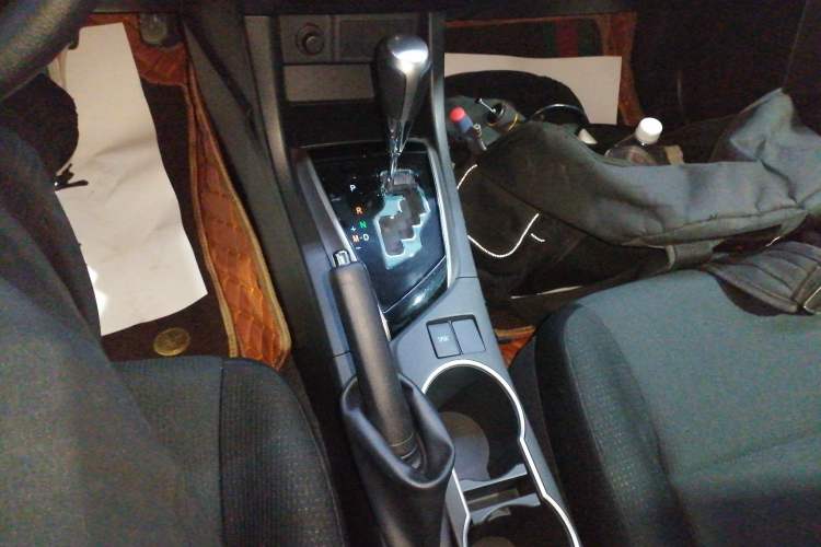 Used Toyota Levin 2016 1.6G CVT Elite Edition Gear Lever