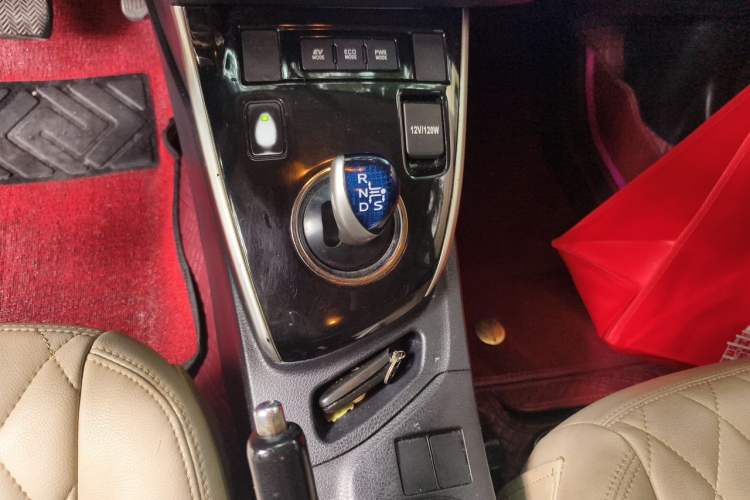 Used Toyota Levin 2016 Dual-Engine 1.8H GS E-CVT Elite Model with Sunroof Gear Lever