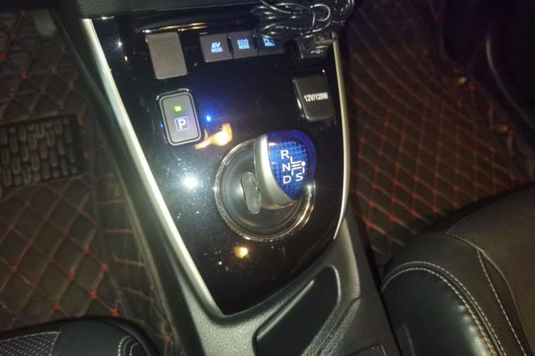 Used Toyota Levin 2016 Dual-Engine 1.8H GS-L E-CVT Leading Edition Gear Lever
