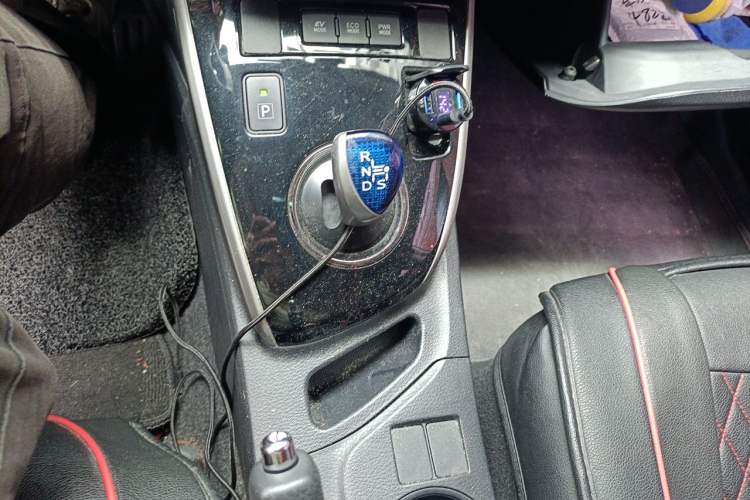 Used Toyota Levin 2016 Dual-Engine 1.8H GS E-CVT Elite Model with Sunroof Gear Lever