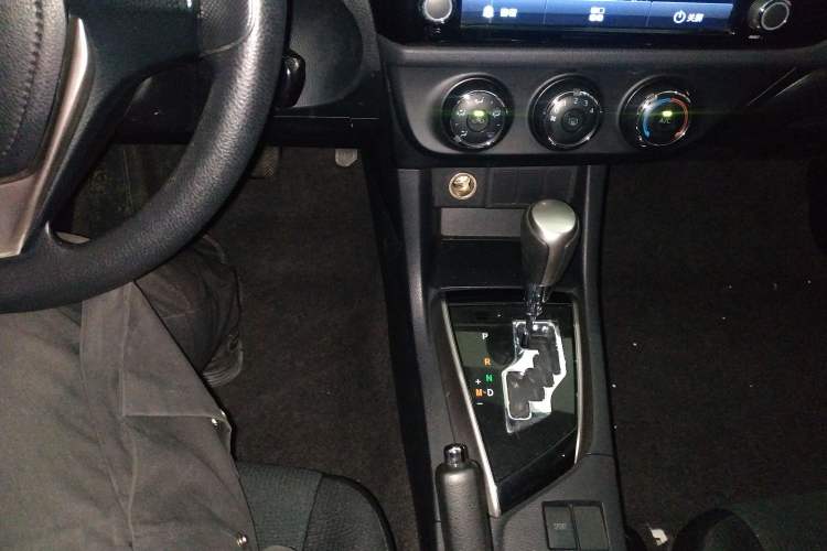 Used Toyota Levin 2016 1.6G CVT Elite Edition Gear Lever