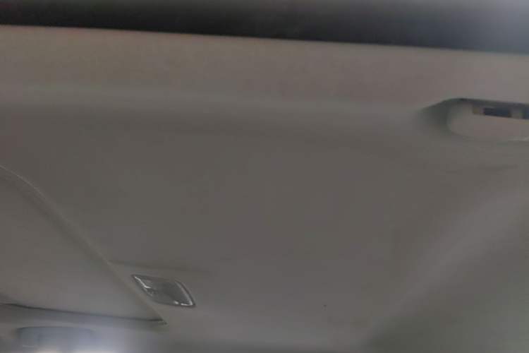 Used Toyota Levin 2016 Dual-Engine 1.8H GS E-CVT Elite Model with Sunroof Headliner