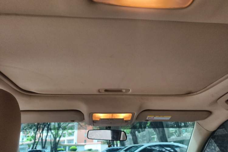 Used Toyota Levin 2016 Dual-Engine 1.8H GS E-CVT Elite Model with Sunroof Headliner