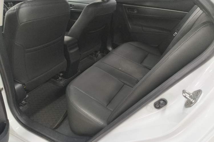 Used Toyota Levin 2016 1.6G CVT Elite Edition Interior 2