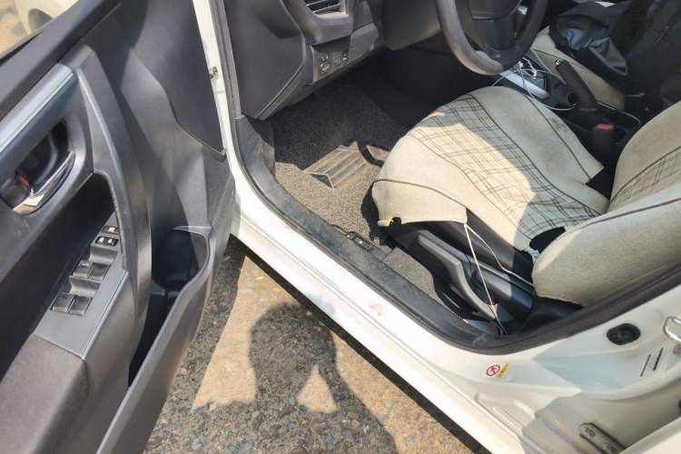 Used Toyota Levin 2016 1.6G CVT Elite Edition Interior 3