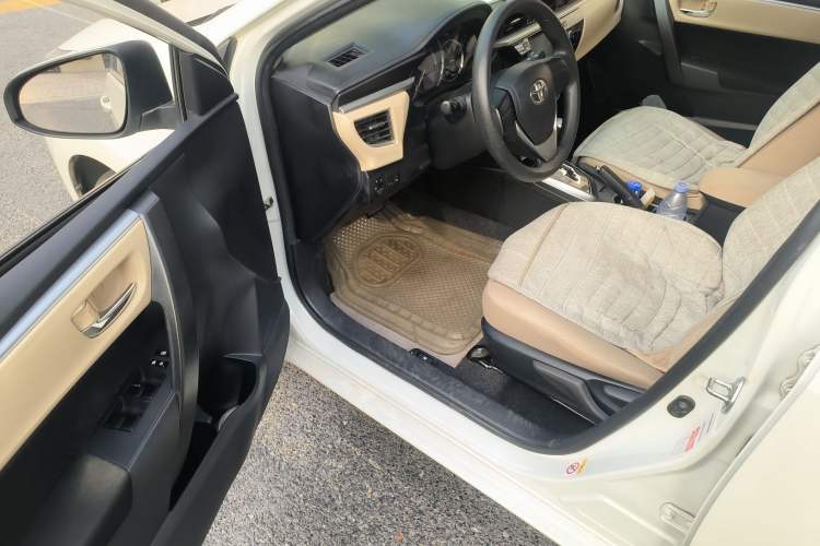Used Toyota Levin 2016 1.6G CVT Elite Edition Interior 3