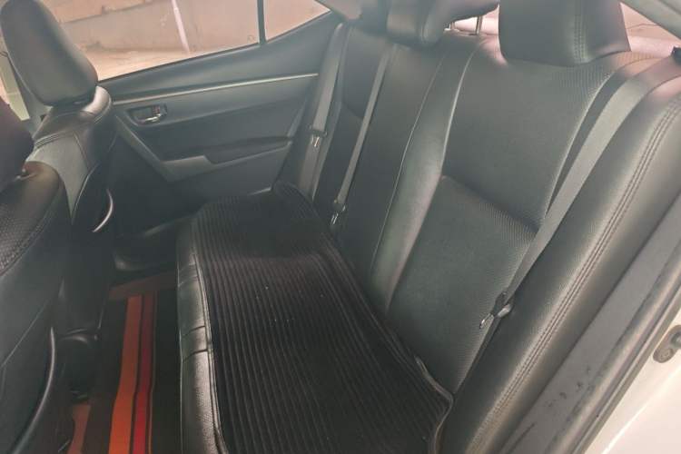 Used Toyota Levin 2016 1.6G CVT Elite Edition Interior 4