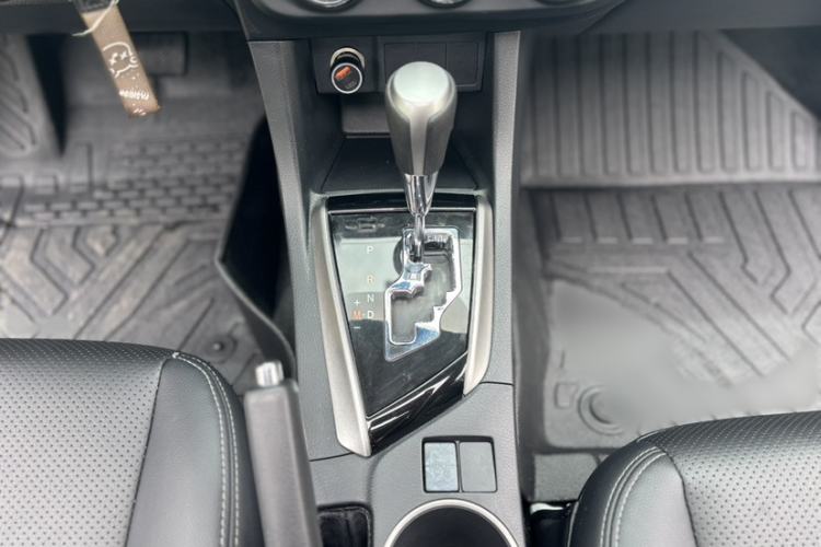 Used Toyota Levin 2016 1.6G CVT Elite Edition Interior 4