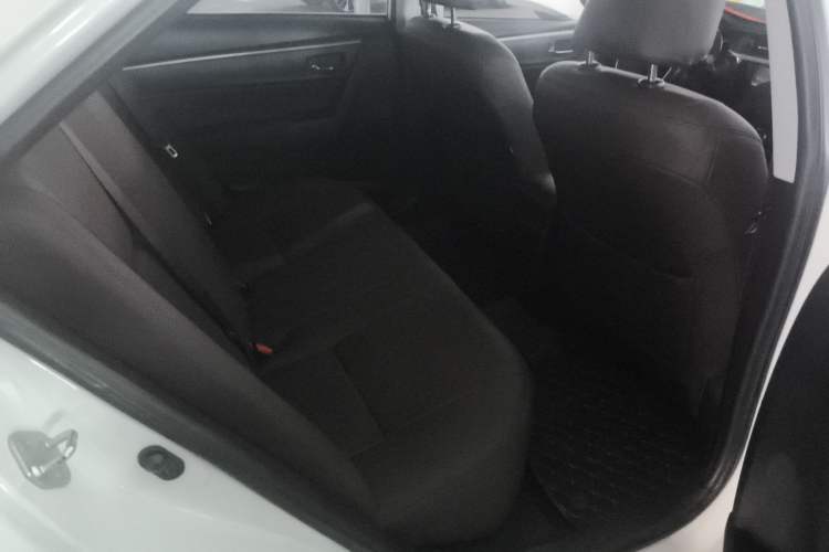 Used Toyota Levin 2016 1.6G CVT Elite Edition Interior 8