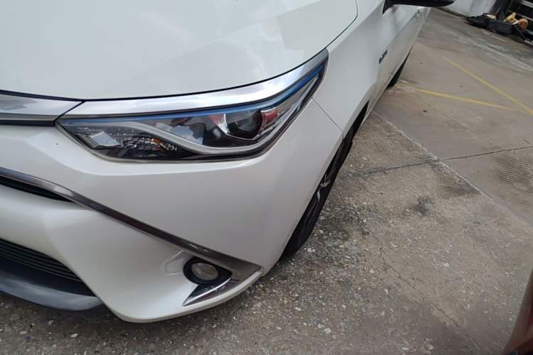 Used Toyota Levin 2016 Dual-Engine 1.8H GS E-CVT Elite Model with Sunroof Left Front Headlight