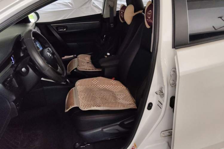 Used Toyota Levin 2016 Dual-Engine 1.8H GS E-CVT Elite Model with Sunroof Left Front Seat