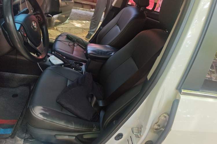 Used Toyota Levin 2016 Dual-Engine 1.8H GS E-CVT Elite Model with Sunroof Left Front Seat