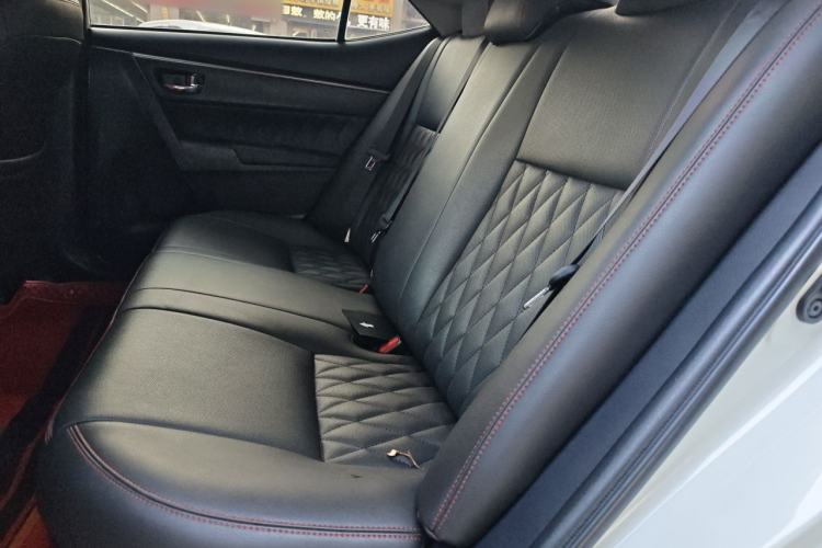 Used Toyota Levin 2016 Dual-Engine 1.8H GS E-CVT Elite Model with Sunroof Left Rear Seat