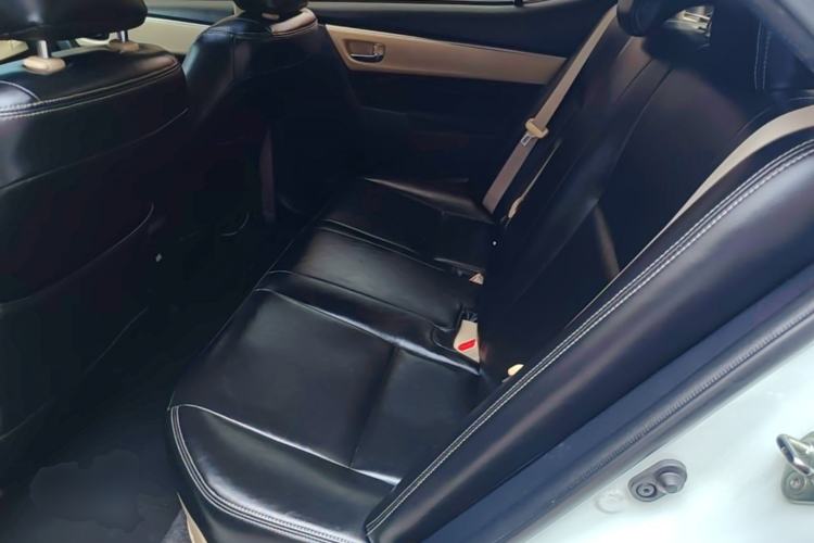 Used Toyota Levin 2016 Dual-Engine 1.8H GS E-CVT Elite Model with Sunroof Left Rear Seat