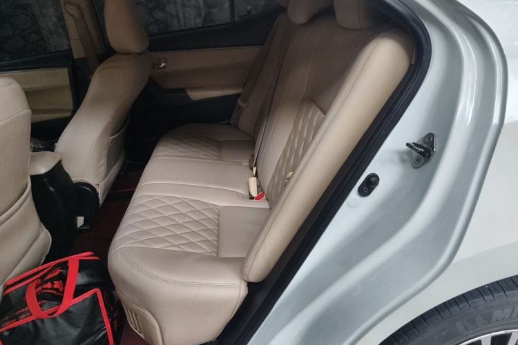 Used Toyota Levin 2016 Dual-Engine 1.8H GS E-CVT Elite Model with Sunroof Left Rear Seat