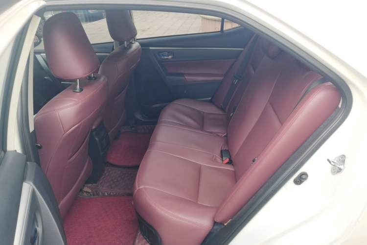 Used Toyota Levin 2016 Dual-Engine 1.8H GS E-CVT Elite Model with Sunroof Left Rear Seat