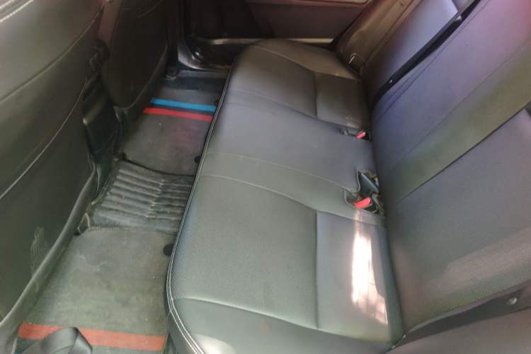 Used Toyota Levin 2016 Dual-Engine 1.8H GS E-CVT Elite Model with Sunroof Left Rear Seat