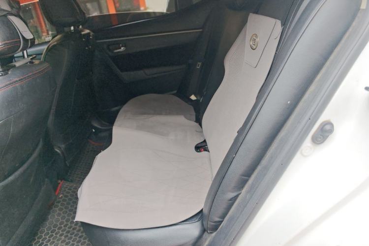 Used Toyota Levin 2016 Dual-Engine 1.8H GS E-CVT Elite Model with Sunroof Left Rear Seat